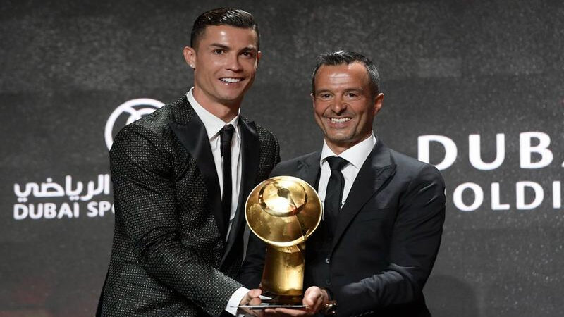 Siêu cò bóng đá được hiểu là gì?