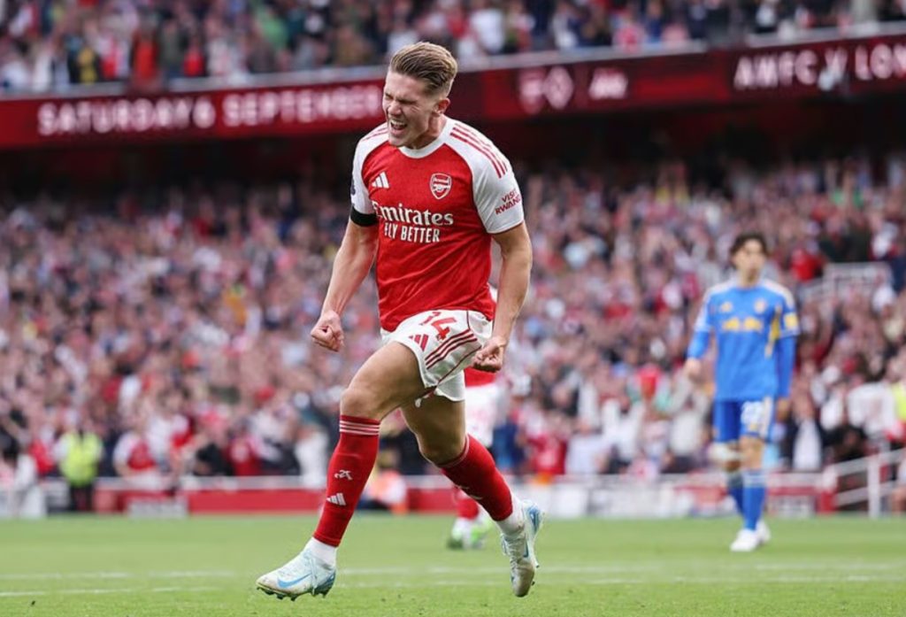 Nhờ thành tích này mà Arsenal đang tạm dẫn đầu bảng xếp hạng