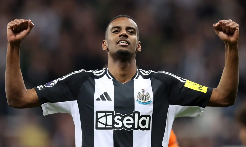 Liverpool vẫn giữ nguyên mức giá mua cầu thủ Isak