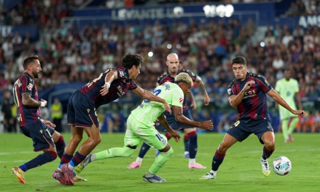 Levante dẫn trước 2-0 ngay tại hiệp 1