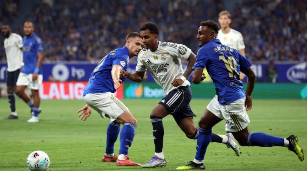 Real Oviedo dù cố tìm bàn gỡ nhưng Real Madrid vẫn chiếm được ưu thế